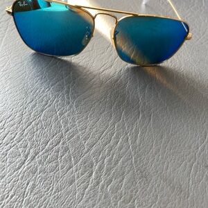 Ray-Ban Aviator Sunglasses with Blue Mirrored Lenses